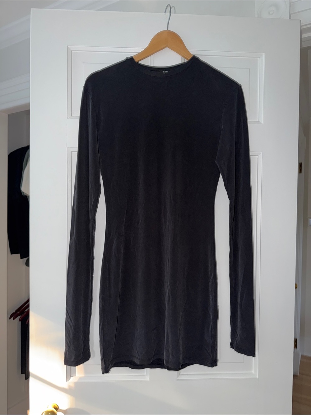 Khy Long-Sleeve Slim Crewneck Top in Black